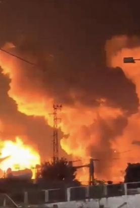 3月29日，以色列南部，简直成了人间炼狱，火光把夜空照得通红，刺鼻的毒气到处乱窜