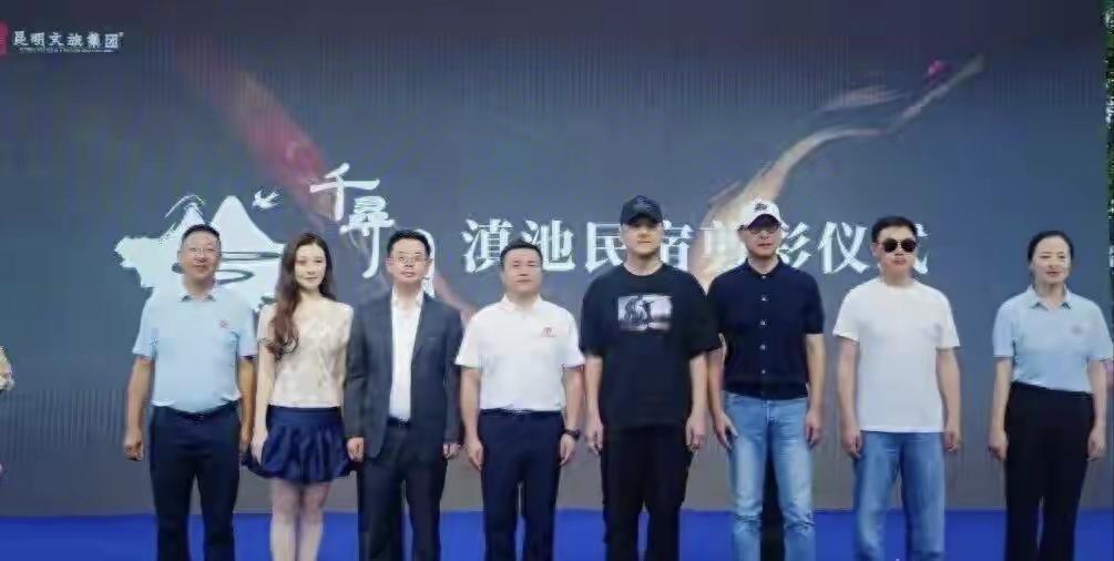 李亚鹏真的有种闲不住，不敢享清福的味道，刚因为公益的事情，直播大火，不是趁着赚了