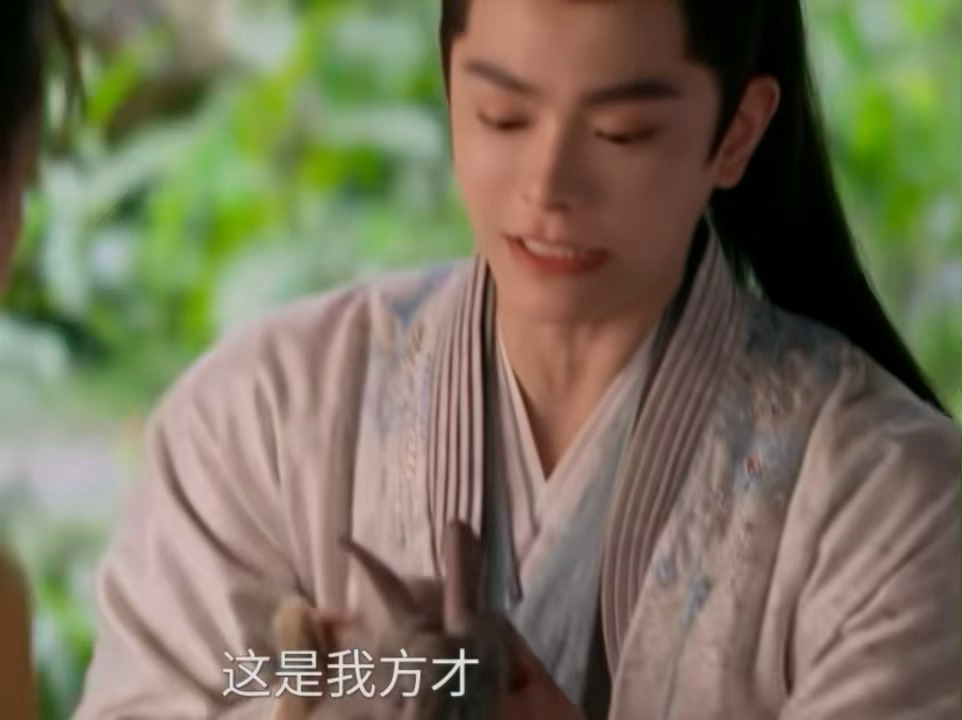 其实图中有两个萌物很萌😻丁禹兮是少年感的神吧 如此会演、、丁禹兮卫韫 ​​​