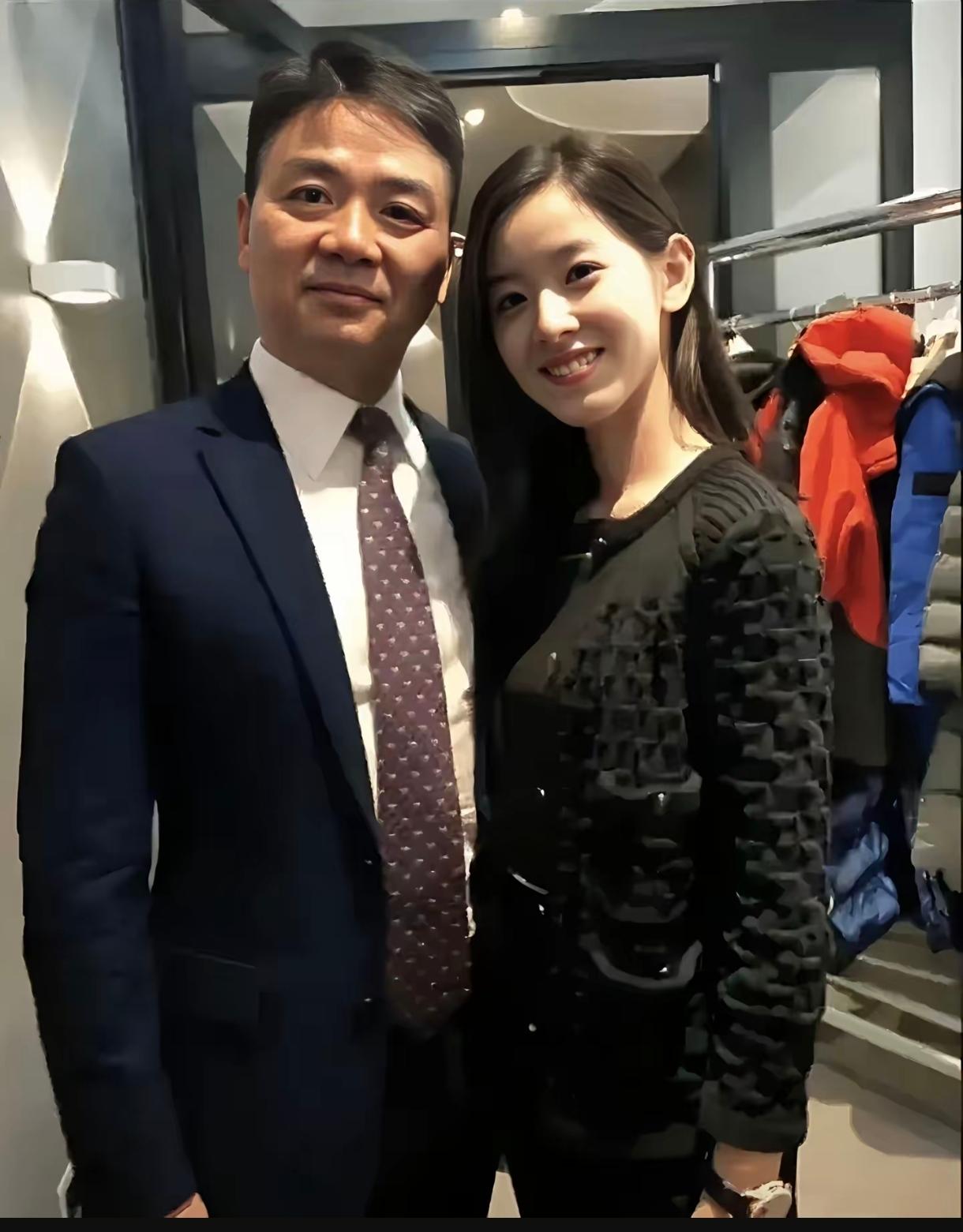 有网友拿京东刘强东跟项羽相提并论，说项羽拿什么跟刘强东相比？如果项羽现在醒来睁眼