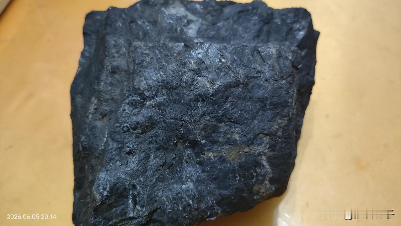 十年探索，一路相伴争议。2016年起，我开始留意并收集安庆区域的天外样本，这处大