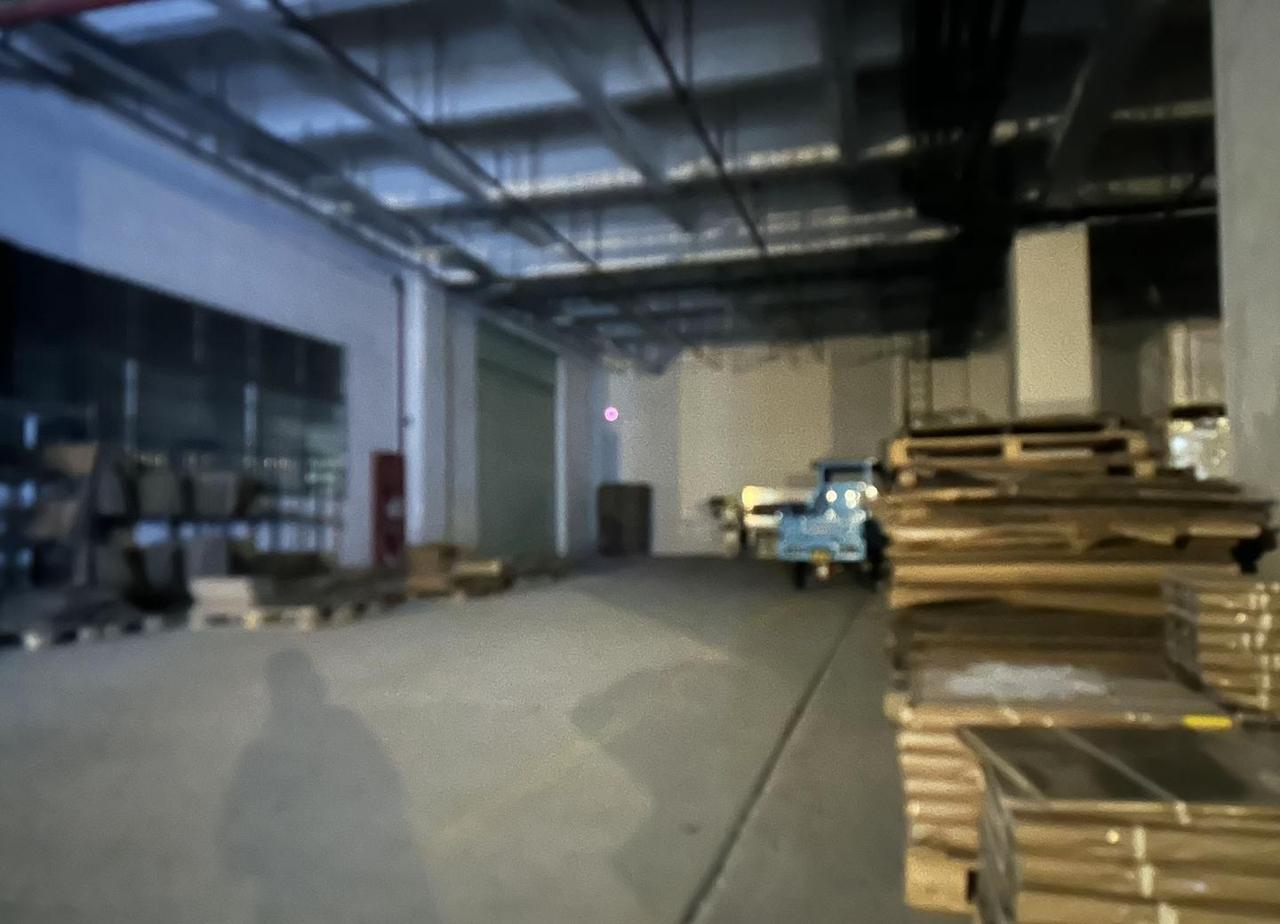 为什么这么多年轻人抗拒进厂当普工？
这是一个夜班，两班倒，12个小时20点-8点