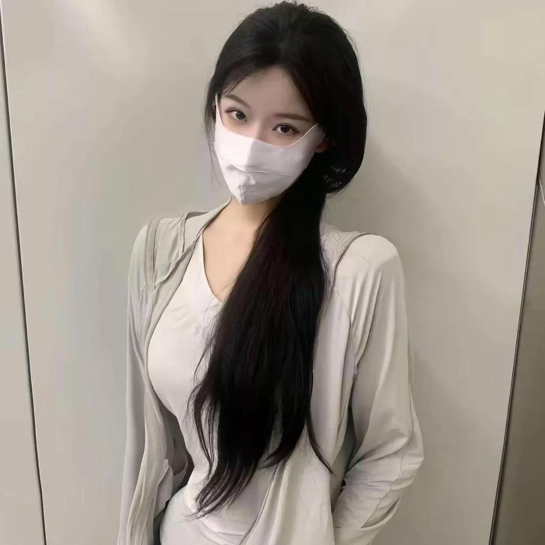 简约穿搭，口罩下的美丽简约气质的穿搭 简约迷人穿搭 明媚动人穿搭 清新口罩少女 