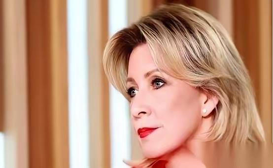 扎哈罗娃这嘴，真是开了光的。
马克龙不是要派兵去乌克兰吗？她直接怼：“哥们儿，先