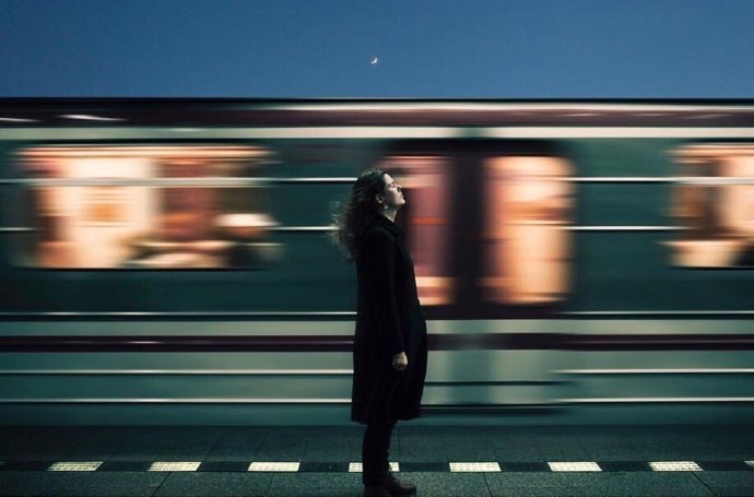 这一路你可以哭，但是你一定不能停。——  亦舒 ​​​