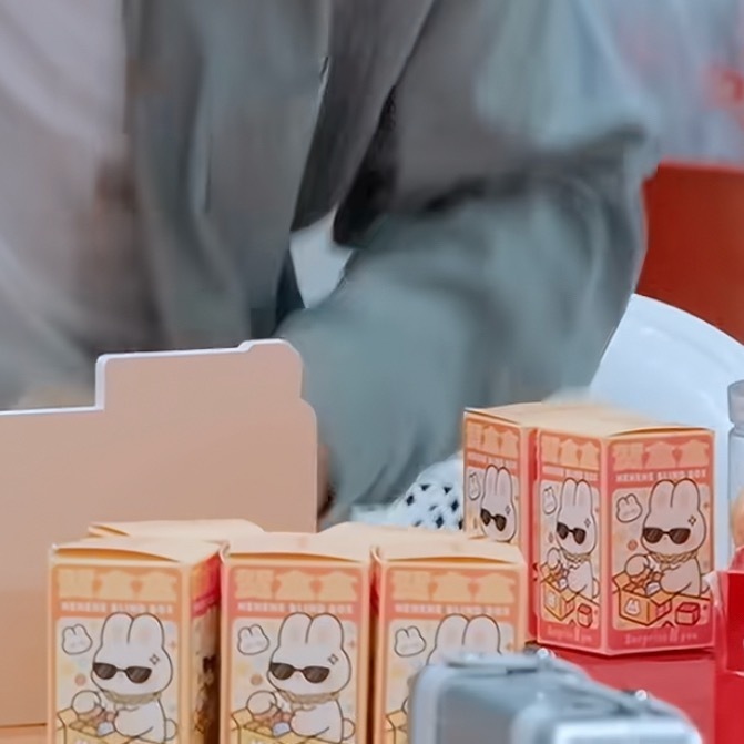怎么真做成盲盒了这盲盒有点太萌了吧啊啊啊啊啊！！！！桃花坞请速速安排上链接！！