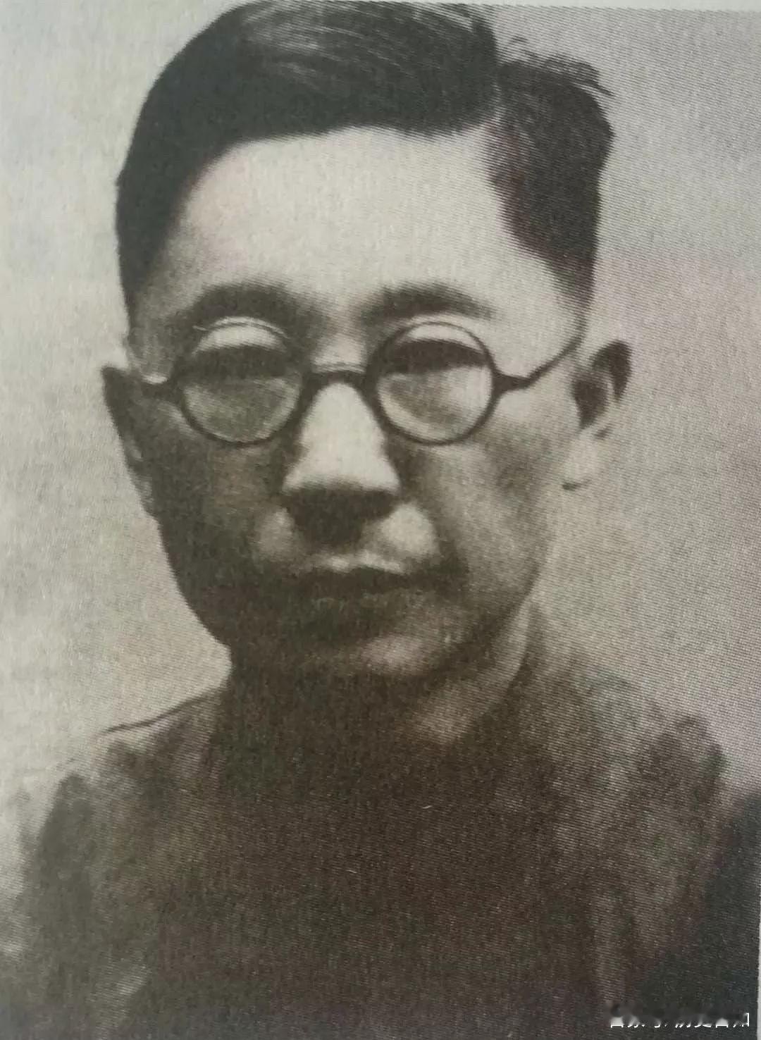 1899年2月3日，中国现代文学的重要奠基人之一老舍（原名舒庆春）出生于北京一个