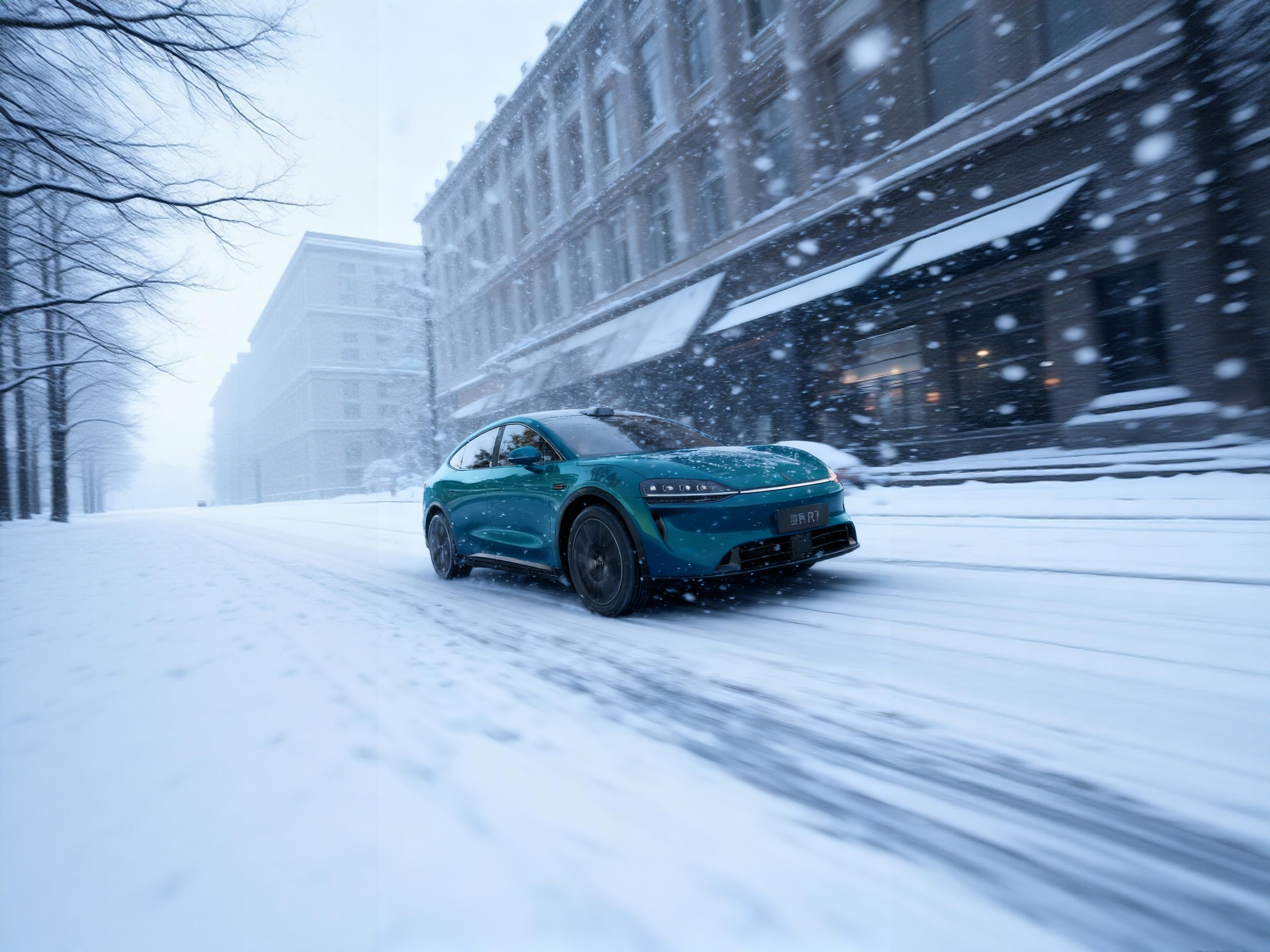 哇！智界R7简直太美了！影视飓风Tim追极光作为智界R7车主，Tim开着智界R7