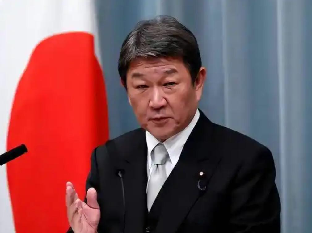 普京首次登陆争议岛屿，日本立刻高调抗议，俄日数十年僵局彻底摆上台面

8月13日