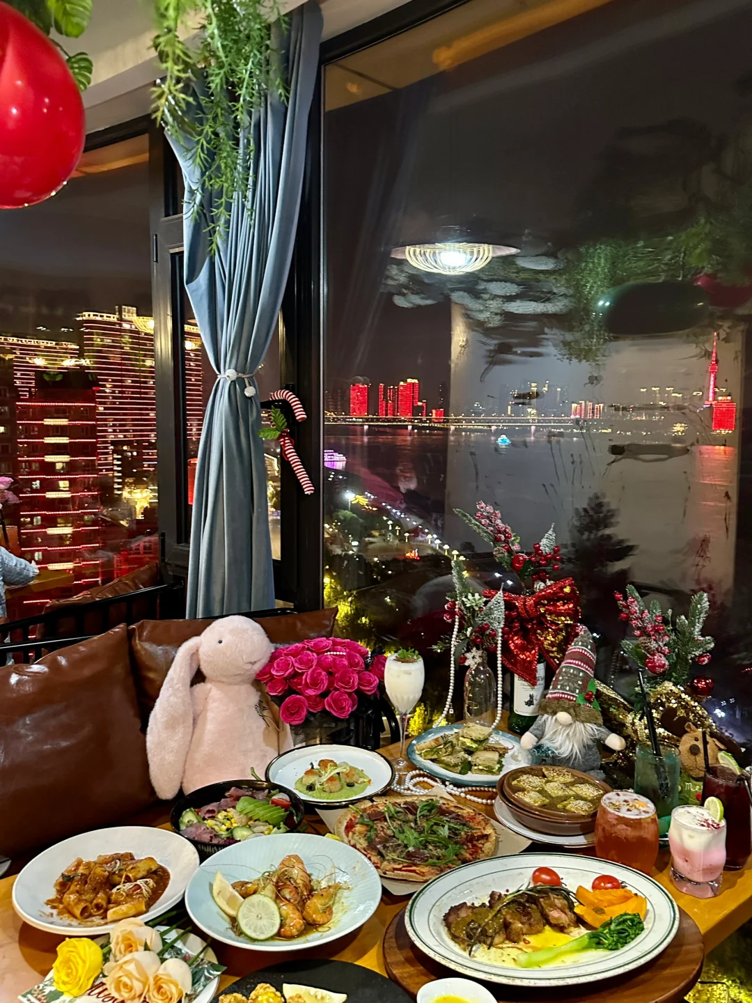 武汉滴！武汉！圣诞蕞浪漫的江景约会餐厅！