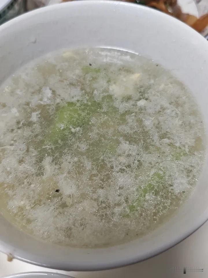夏天到了，喝一碗丝瓜鸡蛋汤还是特别舒服的！