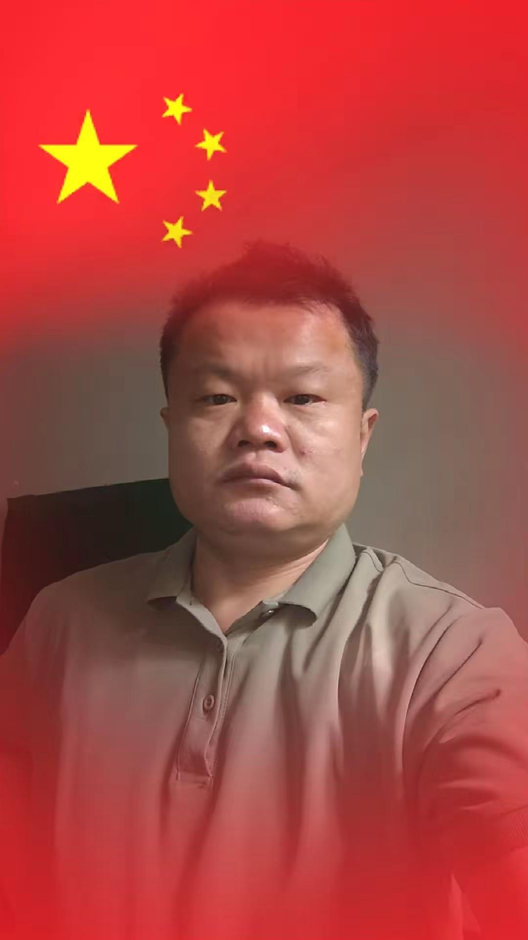 祝祖国生日快乐。五星红旗下的中国人 祖国在我心中爱国从我做起 平凡人的爱国