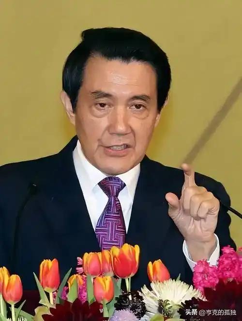 蓝营的人开始反思马英九了，好多人以为他是被金溥聪给利用了，人太老实！这两天邱毅就