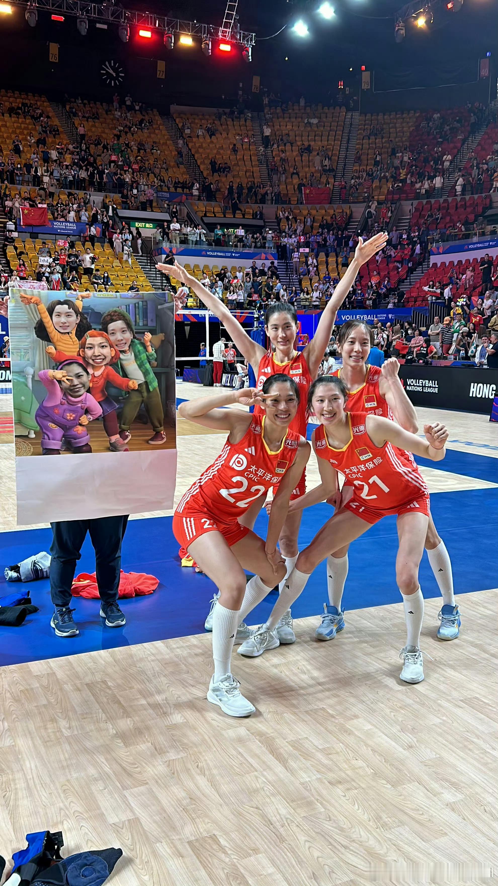 著名合影原来已满两周年。中国女排