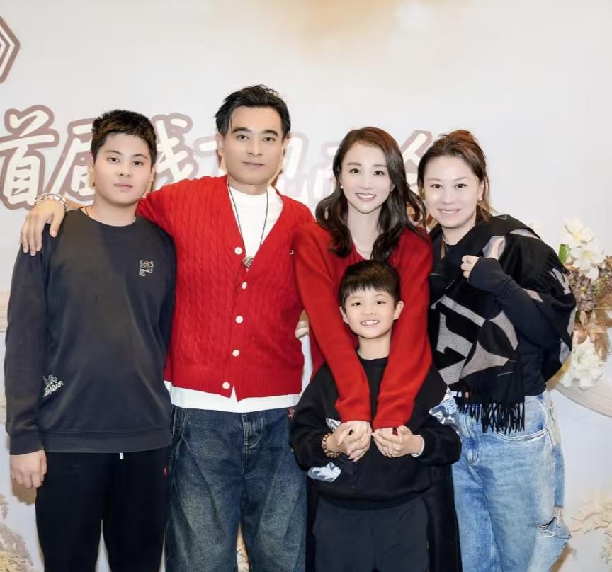 明星家对孩子的教育，我理解不了！

陈龙有钱我不羡慕，

陈龙找漂亮老婆我也不羡