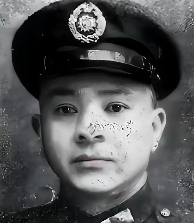 1950年，国民党上将袁守谦来到香港，本是劝说黄埔一期同学李默庵赴台，结果他却说