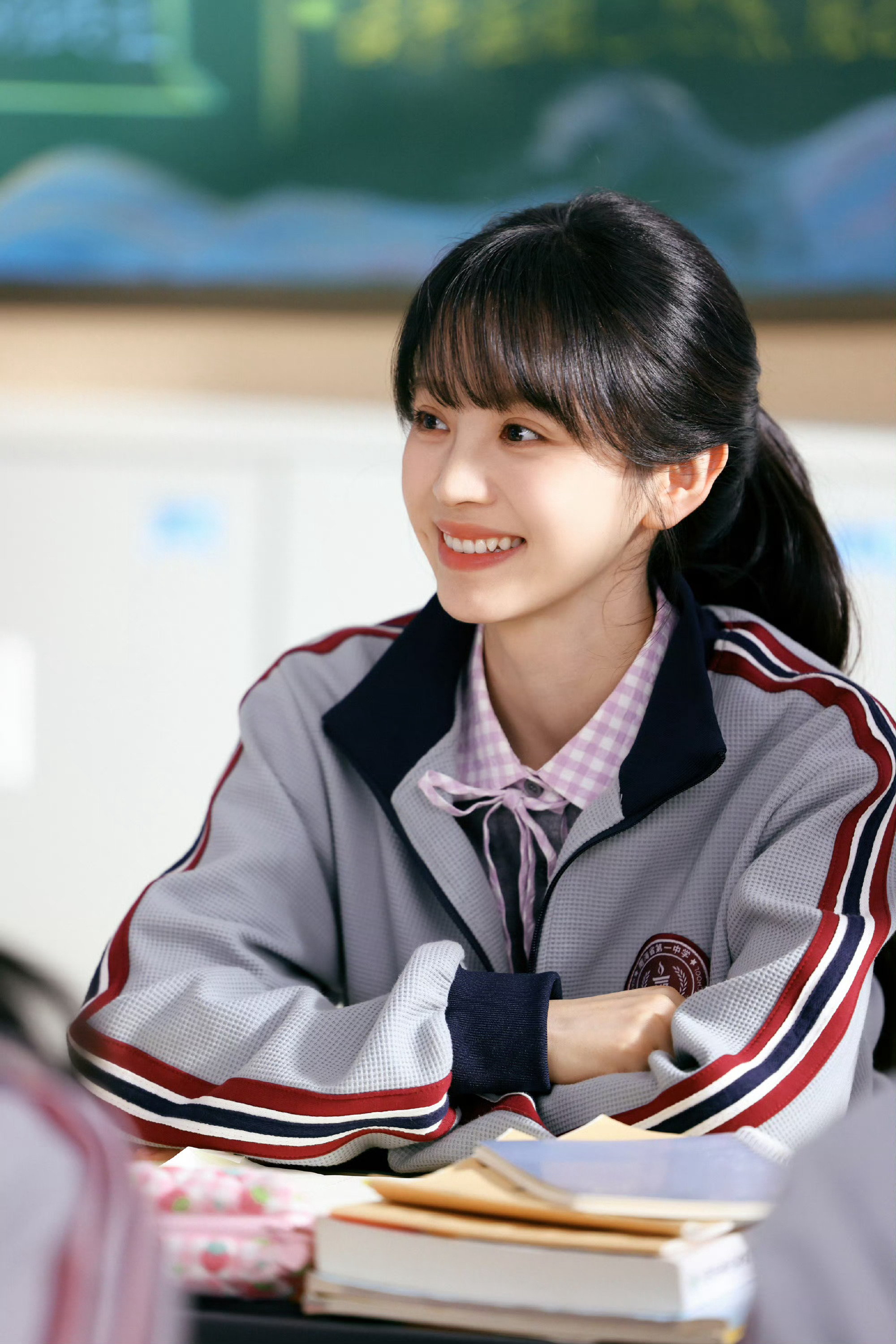 田曦薇的时尚单品是事业一年播出逐玉低智商犯罪天才女友不同题材不同人设三部剧，两部