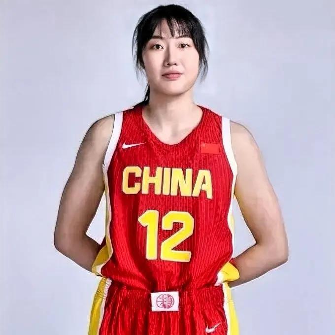 中国女篮｜李梦接班人一页式对比表
 
（罗欣棫 / 杨舒予 / 张茹 / 王雪朦