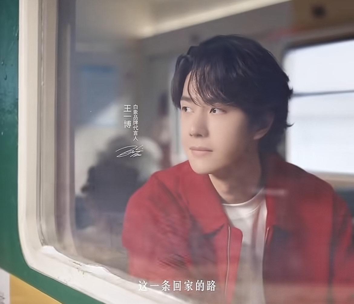 👀这高级的像一部电影或者公益片！💚。回家的路 有多少人在背后温暖着...