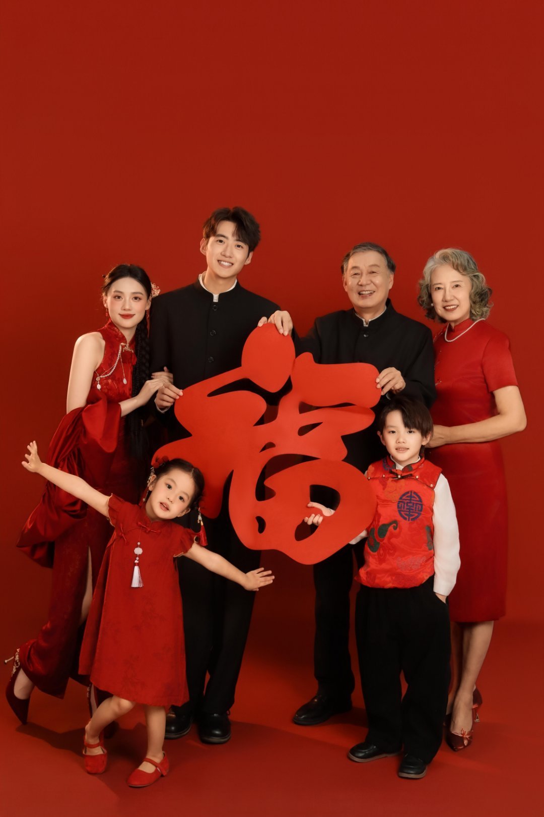 春节摄影大赛 真正的幸福从不是大富大贵，而是一家人整整齐齐、平平安安在一起。三代