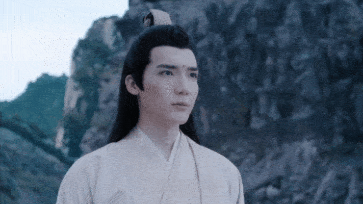 曹煜辰新剧终于走出短命姐夫赛道 以前看曹煜辰的剧，总担心他突然下线。现在《仙台有