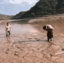 失误失误，头直接钻地下去了。