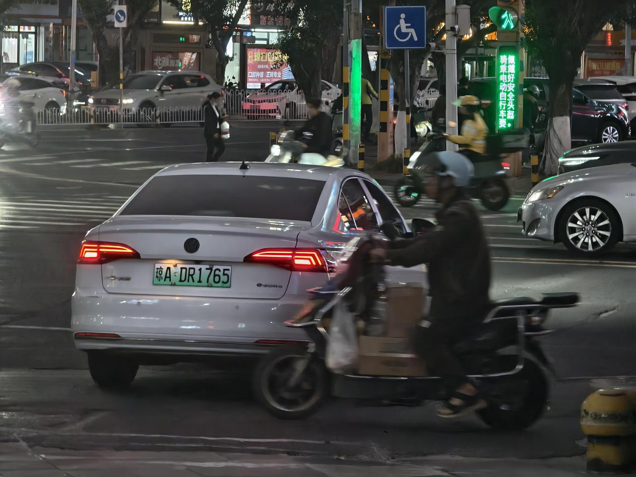 如果只看数据，销量7200台的大众，确实算是“冷门”了。

这台基于MQB平台打