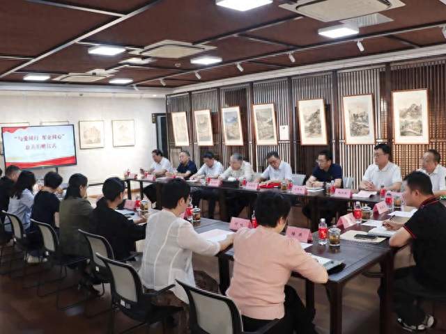与爱同行 军企同心——闵资集团爱心捐赠