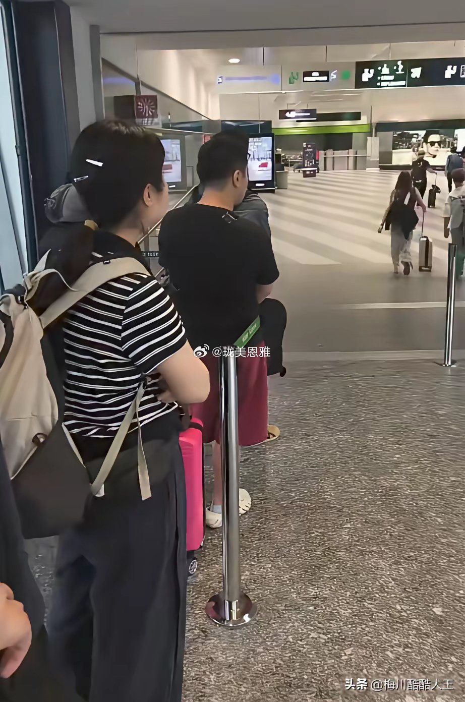 赤裸裸的歧视啊意大利机场，除了中国人需要排队，其他都不用 