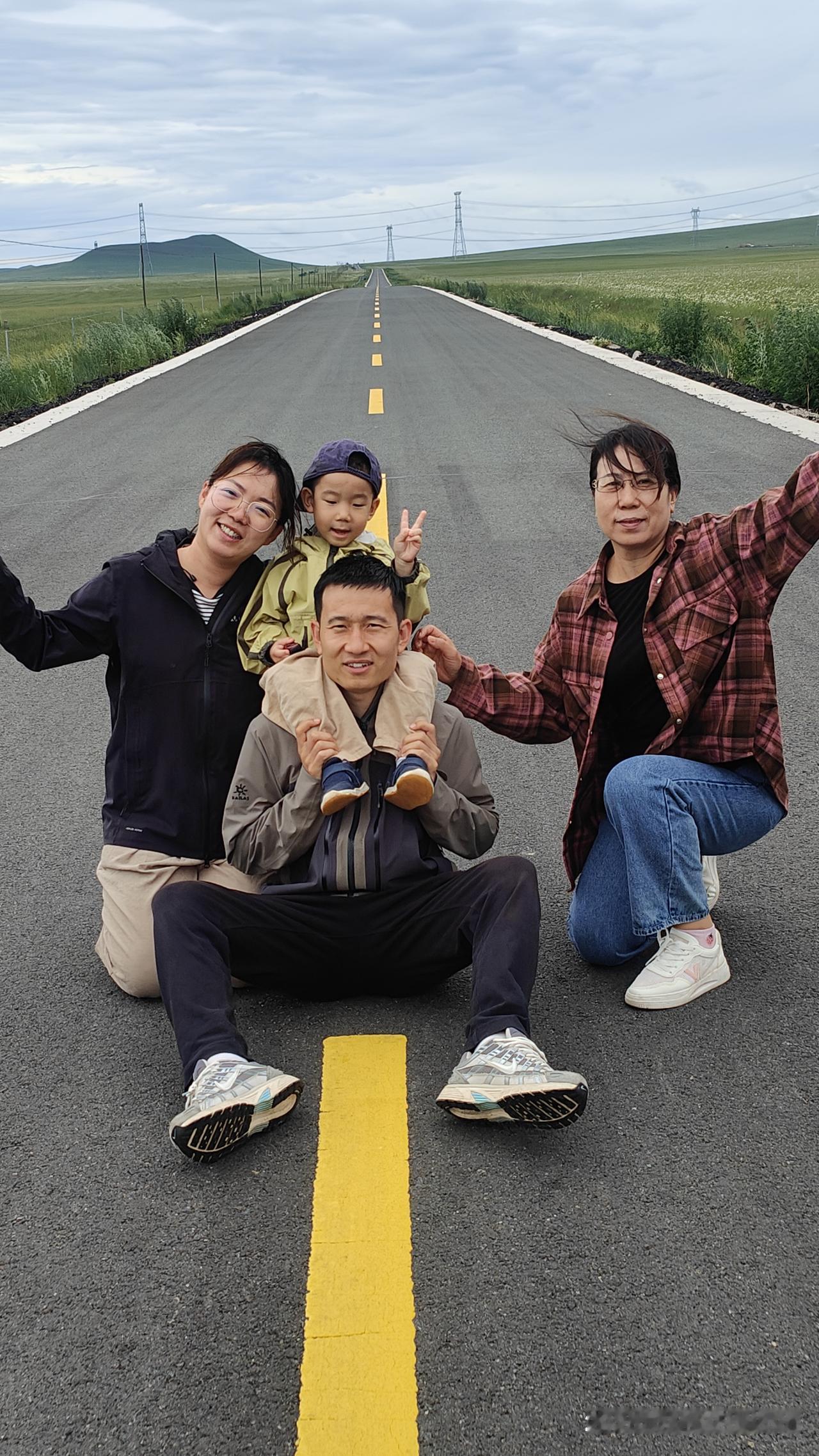 《环国行摄》第2天：牛奶湖—乌珠穆沁旗。行驶570公里。

1.路线：牛奶湖—达