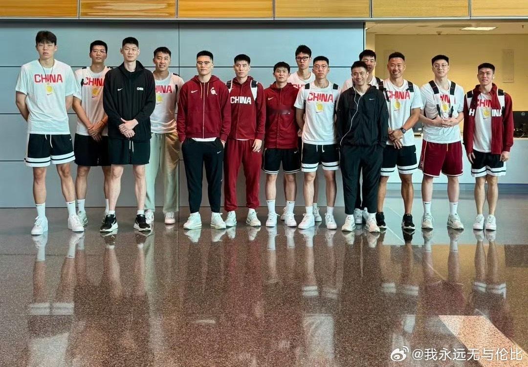 中国男篮的小伙子们状态不错，看起来比较轻松，队长也很开心，28号加油啊👏cba