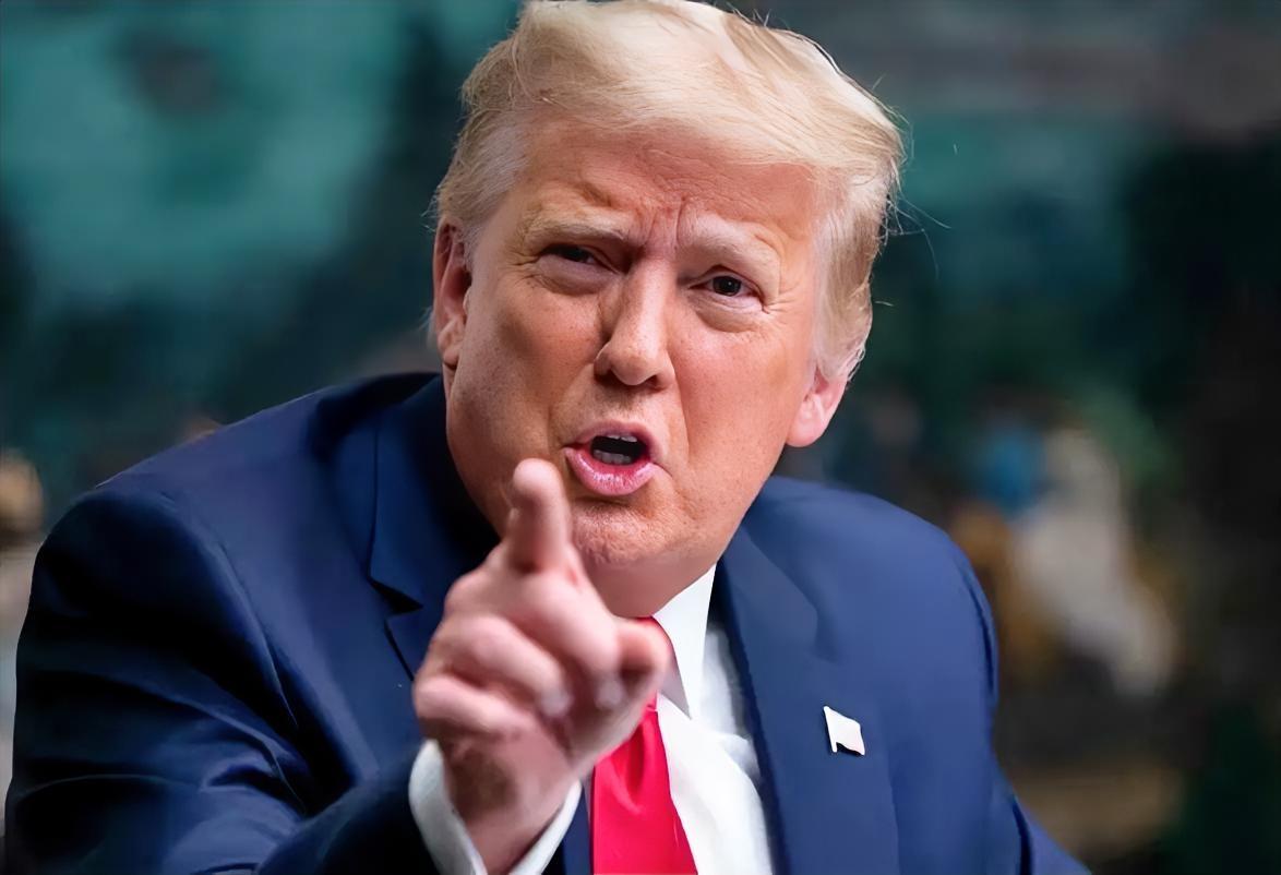 特朗普突然挺中国，日本首相走投无路，东盟四十八国只剩新加坡“背锅”。
最近中日因