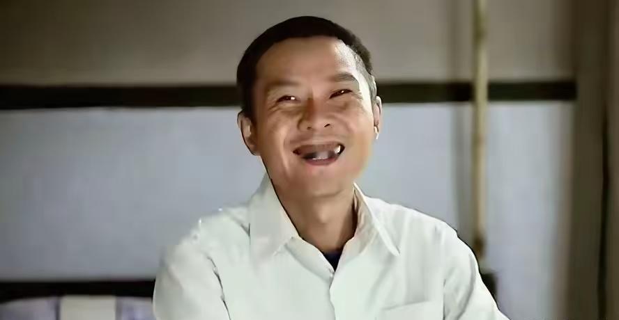 嫁对人，不在乎多大年纪！
“德华42岁才当新娘”，这在我们村简直是太晚啦，但对德