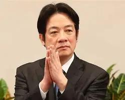 接连2次释放重磅信号，民进党似乎准备放弃“台独”，准备跟大陆坐下来谈，两岸统一也