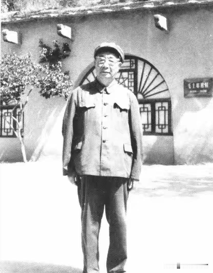 陈士榘功力一流，罕有人入他法眼，唯独对此人佩服五体投地

陈士榘上将，是华野将领
