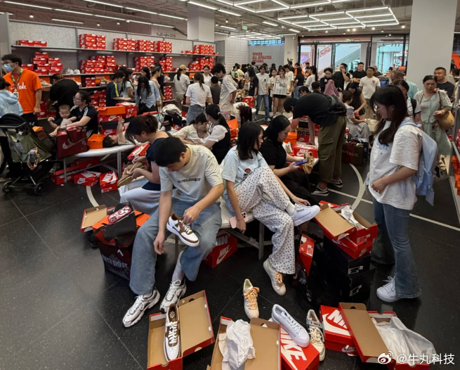 衣服涨价15%？最近，很多人都被这个消息吓了一跳！啥，凭什么衣服要涨价？ 原来，