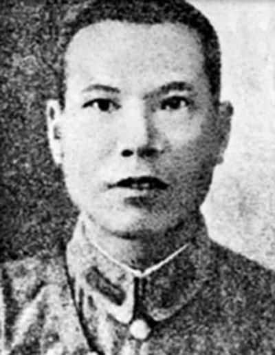 李伯蛟：寒门从军的湘中悍将，死守金山卫断后殉国
 
李伯蛟，1897年出生于湖南