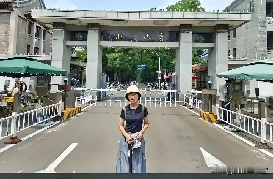 柯文哲夫人陈佩琪游大陆，“青鸟”疯了！

近日，柯文哲妻子陈佩琪的一组大陆游照片