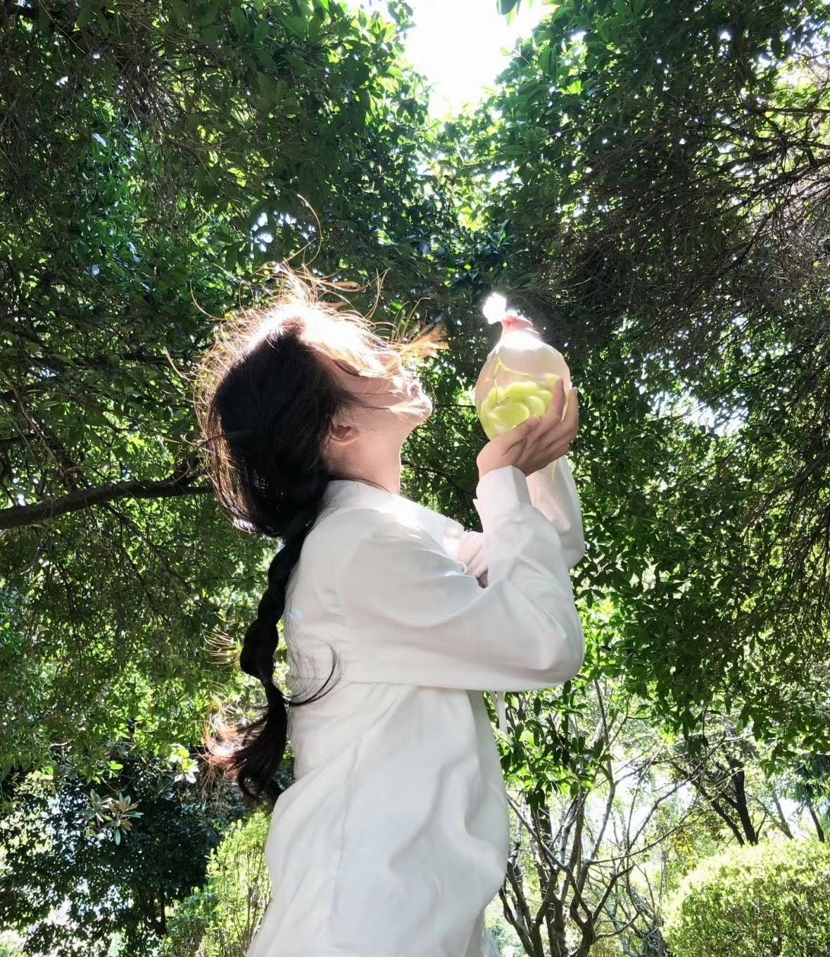 人和人最舒服的关系,我真心盼你好,你也真心盼我好,彼此照亮,互不消耗。