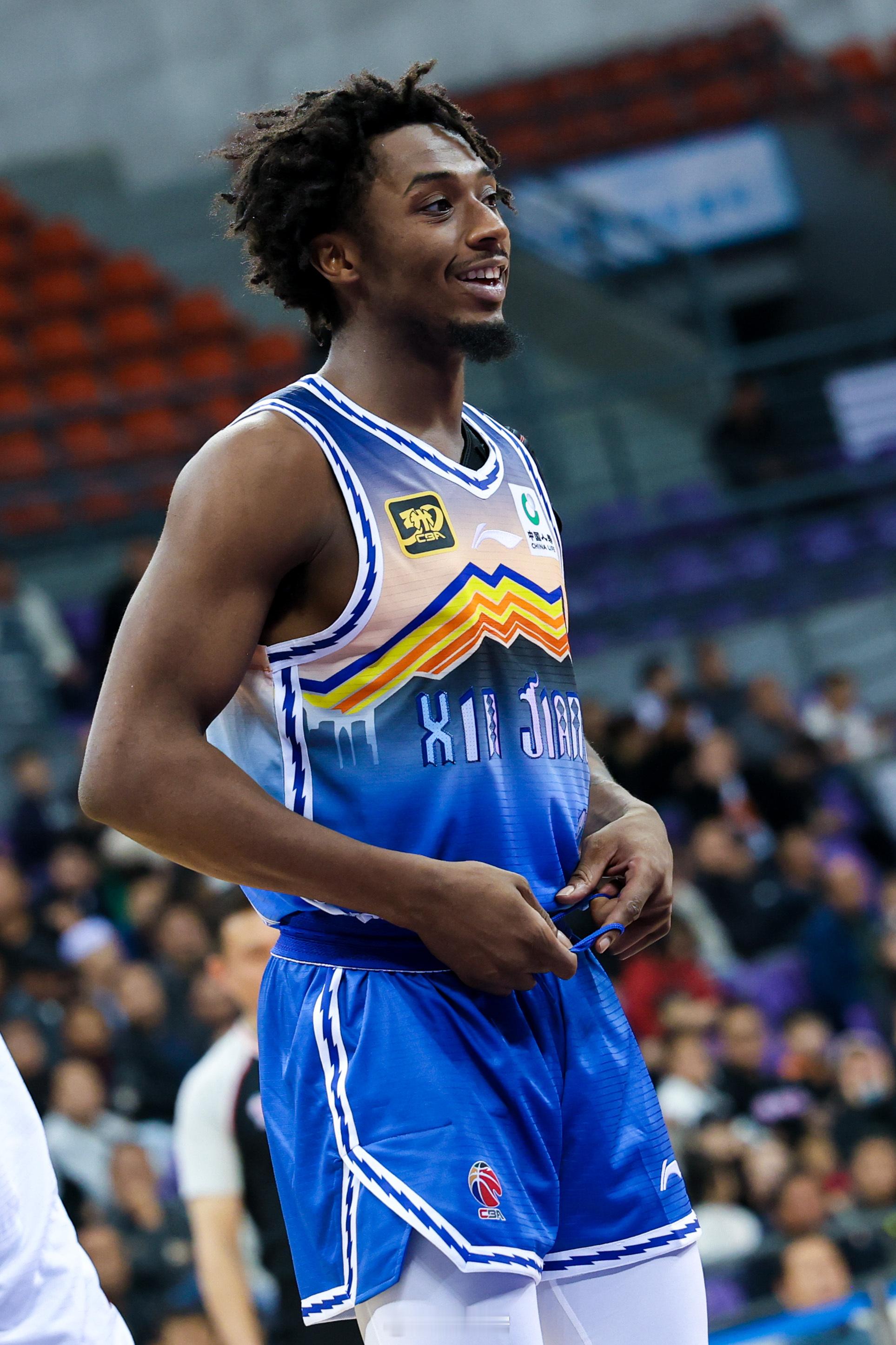 黑根斯首秀！你们怎么评价他的表现？#有篮无界心潮无限##cba季前赛##小卢篮球