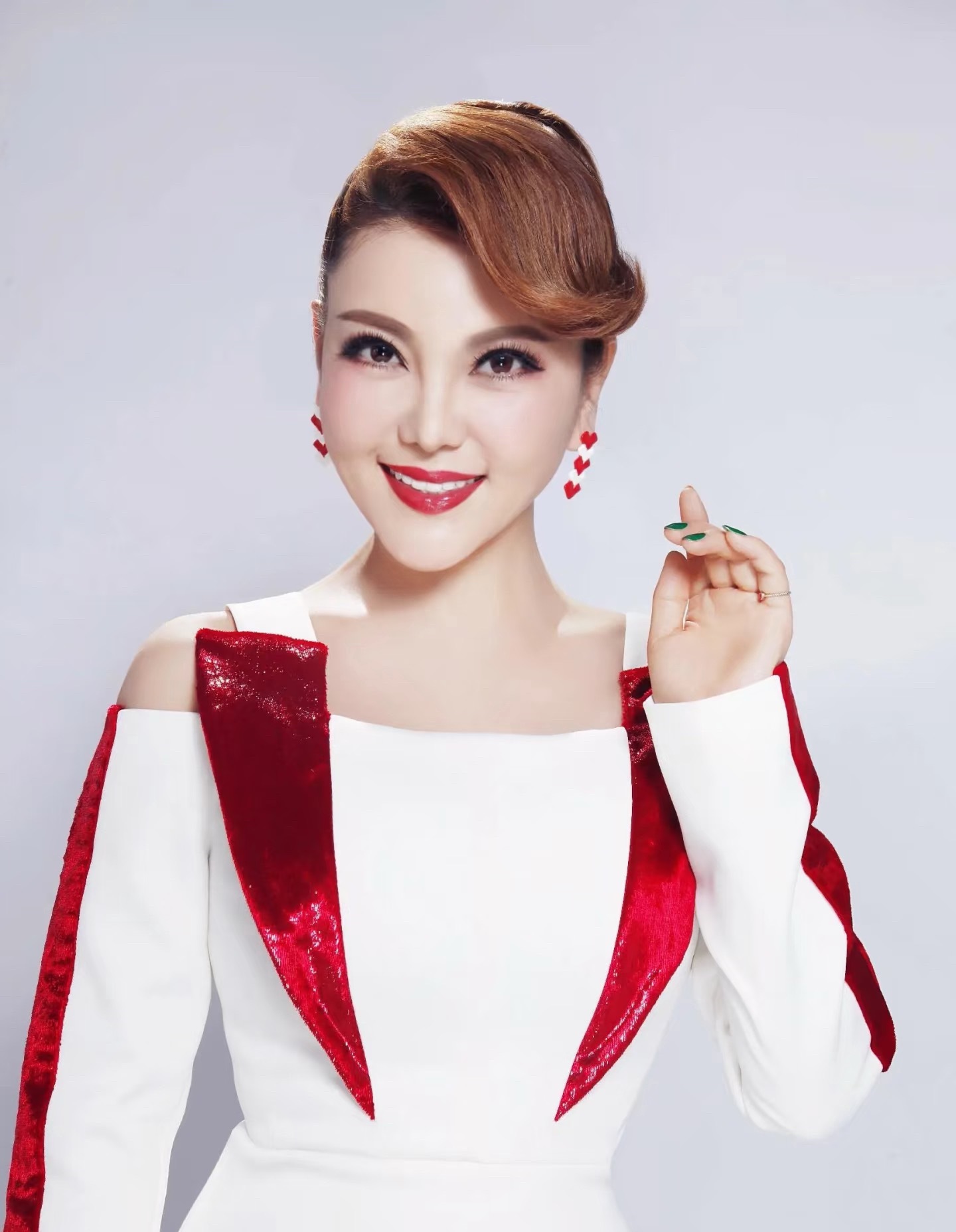 乌兰图雅又在哪儿闯祸呢乌兰图雅：我参加的是乘风2026不是1026呐，怎么还带错