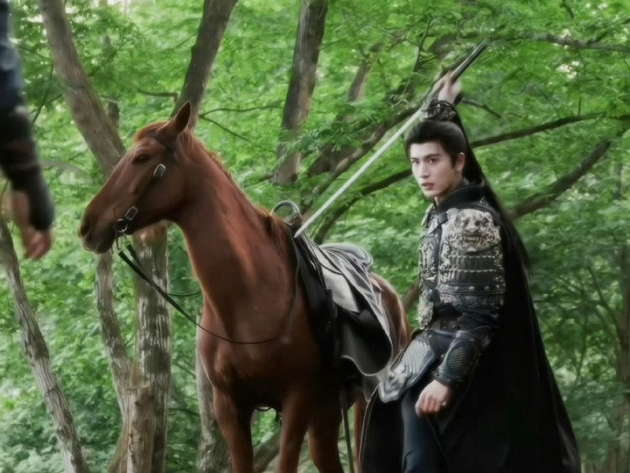 武安侯好有安全意识武安侯还不忘记锁车 武安侯还不忘记锁车 