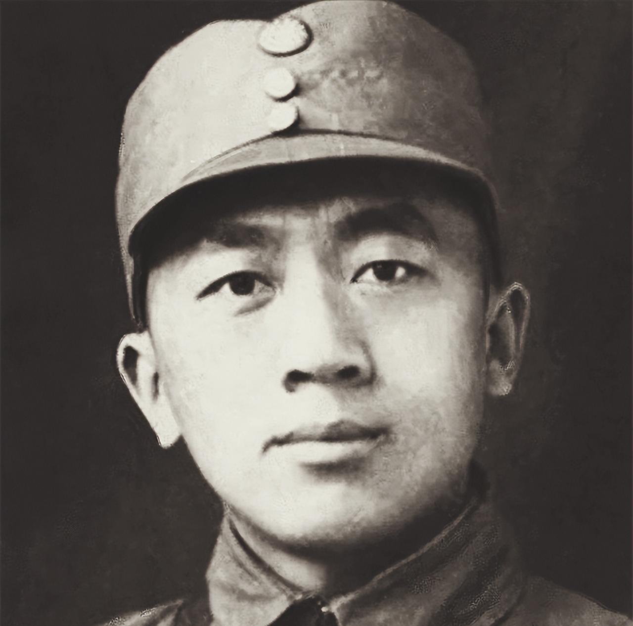 1944年，潜伏在日寇“心脏”的地下党施亚夫刚回到家，伪副师长的妻子就找到了他，