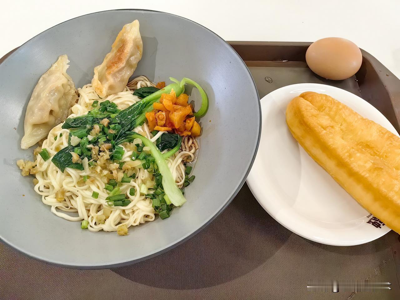 长征路上，八路军抗战时期，要想吃这样的早餐，估计是奢望。
感恩新中国的建设发展，