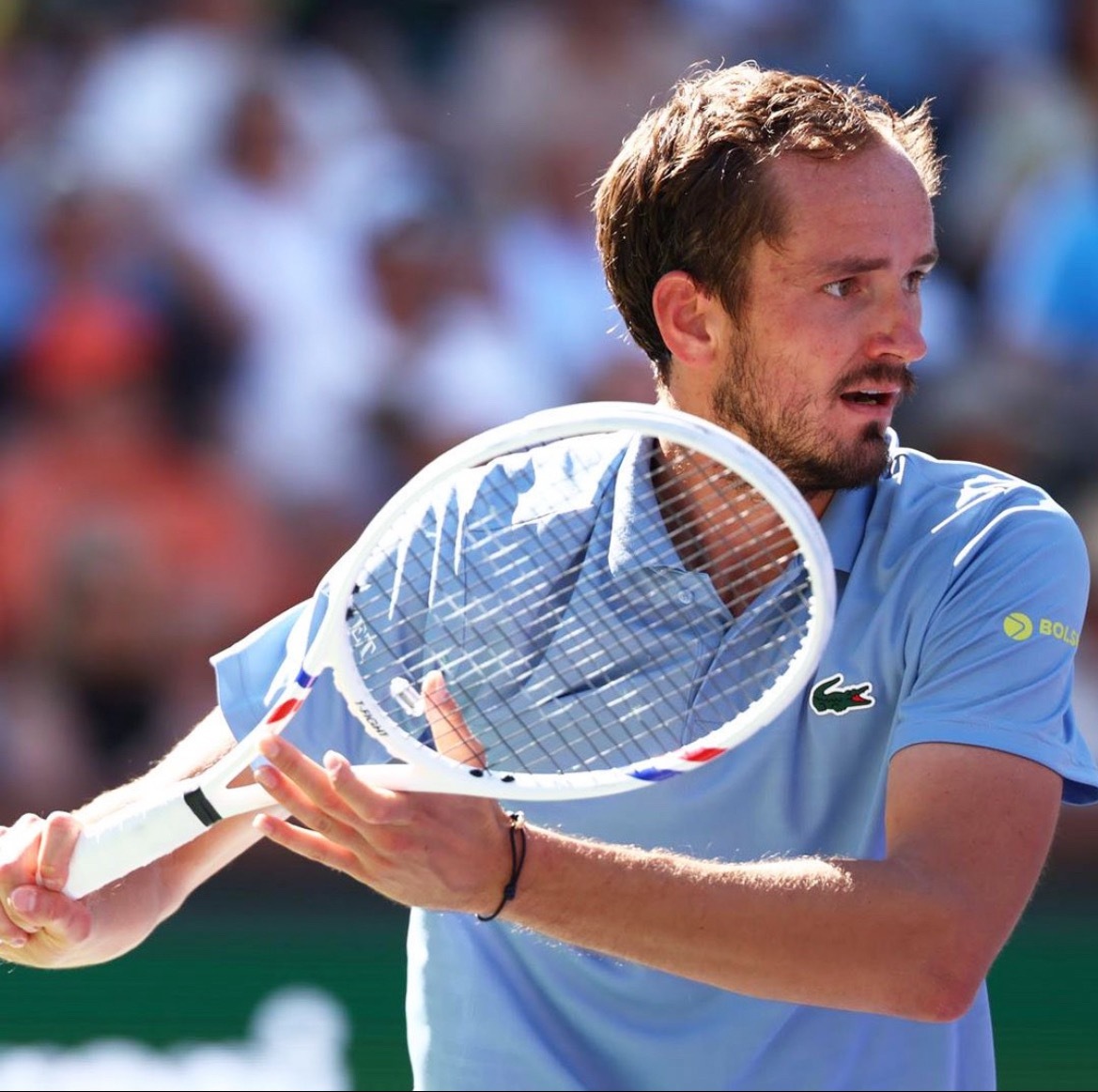 网球talking大会 梅总回来了以6-1，7-5战胜卫冕冠军德雷珀，取得八连胜