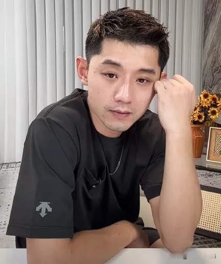 张继科说，男孩脚下不行，你想登顶很难。几乎不可能，你说的非常对，所以他们才这么不