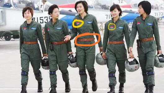 有点搞不懂了！看，这两支“队伍”，都是由5个人组成的，你发现有什么“不同”了吗？
