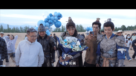 不让江山发了杨洋九宫格不让江山杀青剧照里神态变化藏满故事，见证李叱一路历经磨难慢