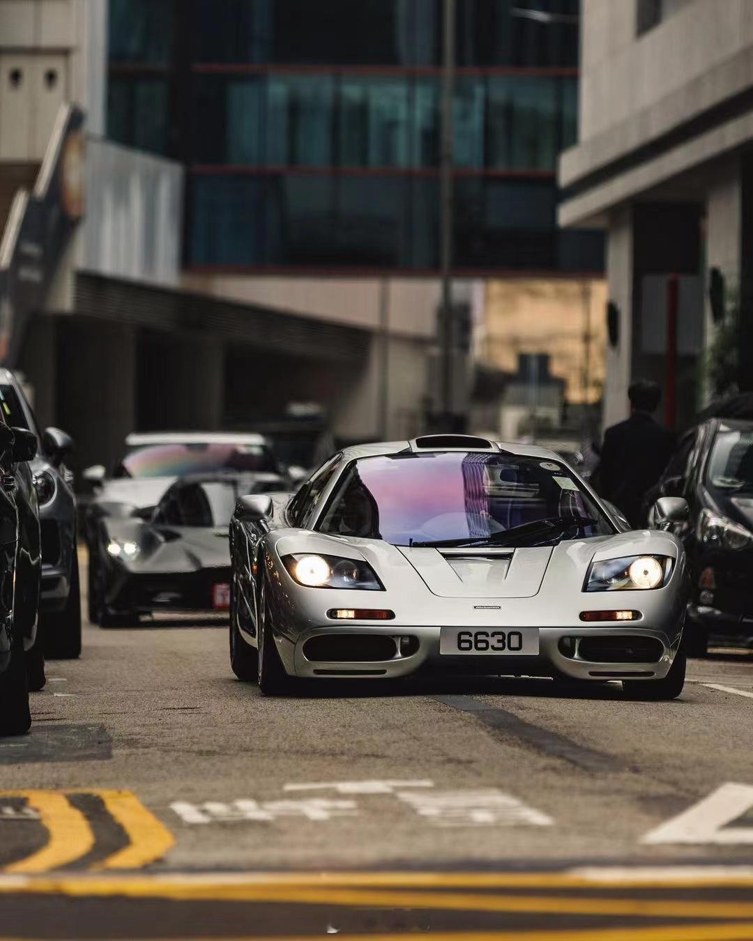 1992年5月，埃尔顿·塞纳在F1摩纳哥站夺得分站冠军，迈凯轮同步推出了其全新的