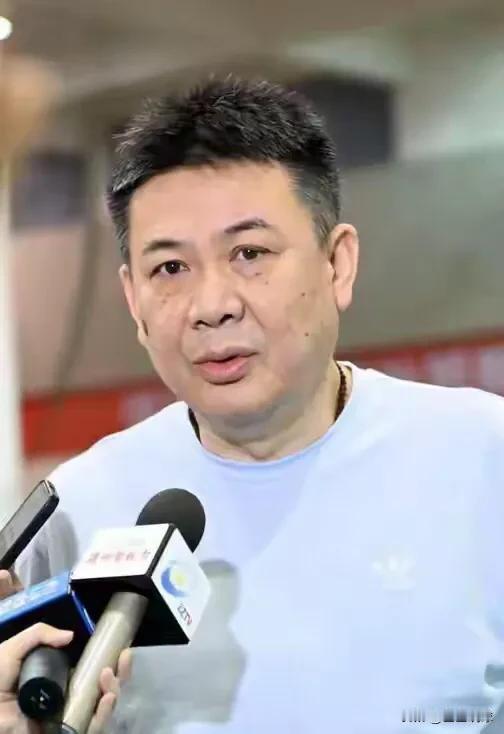大实话！女排主教练蔡导抵达香港，表达出以下肺腑之言[万柿如意]
1. 这一站我们